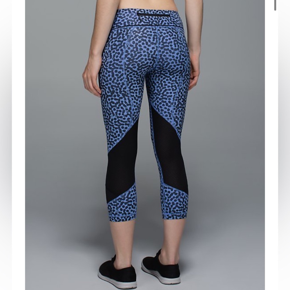 Lululemon Spotted Capris Pants Purple Size 4